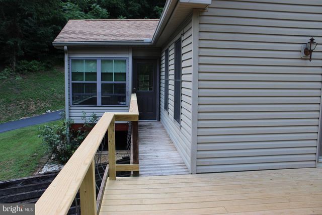 957 BUTLERS CHAPEL RD, Martinsburg, WV 25403