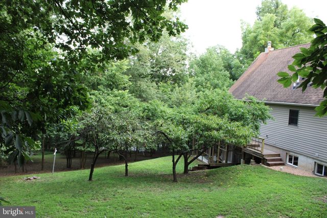 957 BUTLERS CHAPEL RD, Martinsburg, WV 25403