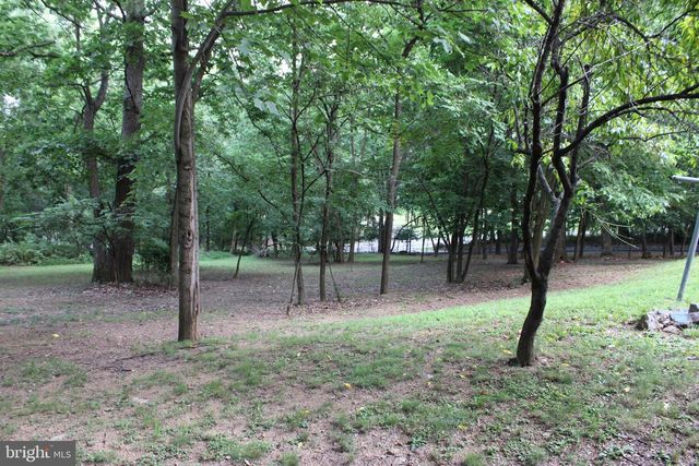 957 BUTLERS CHAPEL RD, Martinsburg, WV 25403