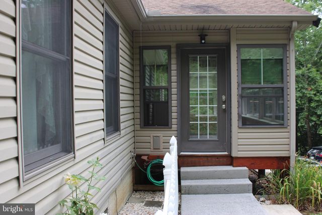 957 BUTLERS CHAPEL RD, Martinsburg, WV 25403