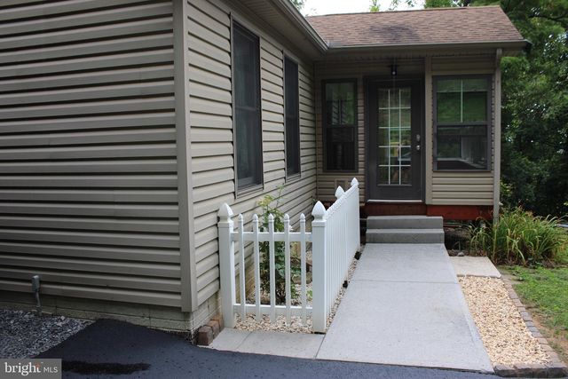 957 BUTLERS CHAPEL RD, Martinsburg, WV 25403