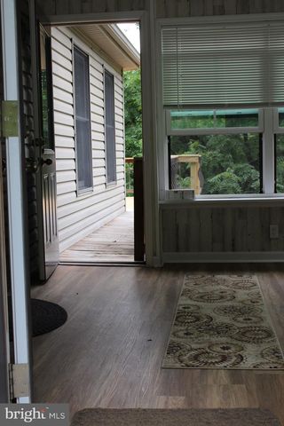 957 BUTLERS CHAPEL RD, Martinsburg, WV 25403