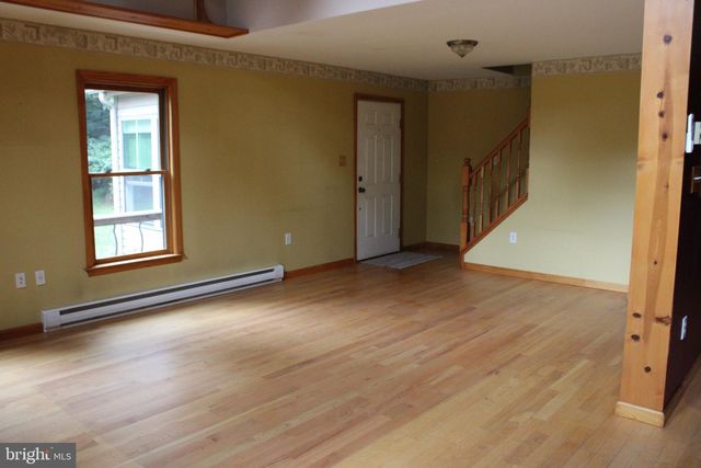 957 BUTLERS CHAPEL RD, Martinsburg, WV 25403
