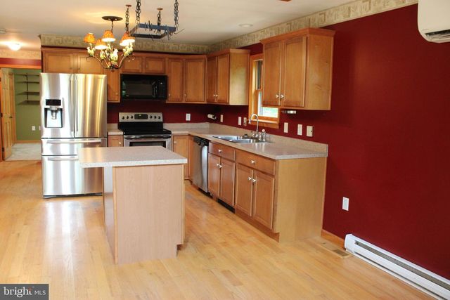 957 BUTLERS CHAPEL RD, Martinsburg, WV 25403