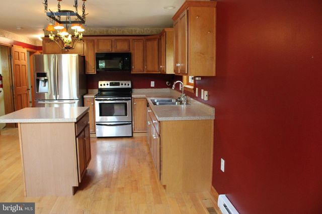 957 BUTLERS CHAPEL RD, Martinsburg, WV 25403