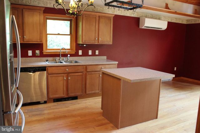 957 BUTLERS CHAPEL RD, Martinsburg, WV 25403