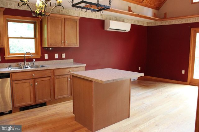 957 BUTLERS CHAPEL RD, Martinsburg, WV 25403