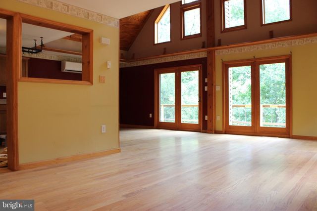 957 BUTLERS CHAPEL RD, Martinsburg, WV 25403