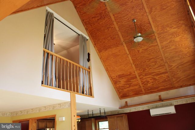 957 BUTLERS CHAPEL RD, Martinsburg, WV 25403