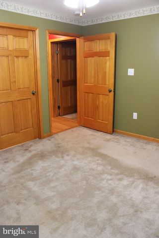 957 BUTLERS CHAPEL RD, Martinsburg, WV 25403