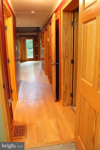 957 BUTLERS CHAPEL RD, Martinsburg, WV 25403