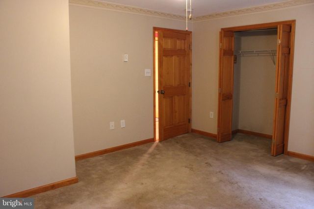 957 BUTLERS CHAPEL RD, Martinsburg, WV 25403