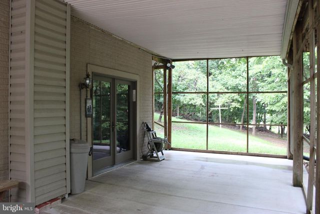 957 BUTLERS CHAPEL RD, Martinsburg, WV 25403