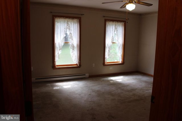 957 BUTLERS CHAPEL RD, Martinsburg, WV 25403