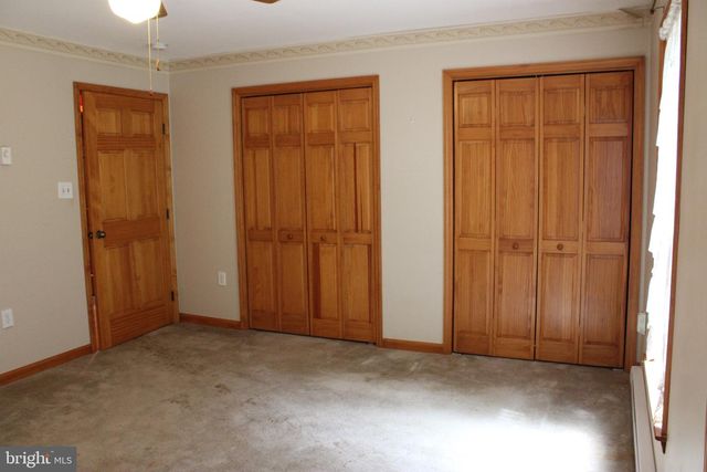 957 BUTLERS CHAPEL RD, Martinsburg, WV 25403