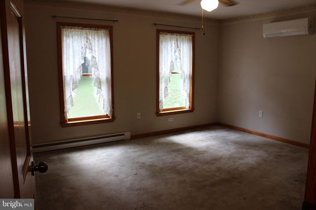 957 BUTLERS CHAPEL RD, Martinsburg, WV 25403