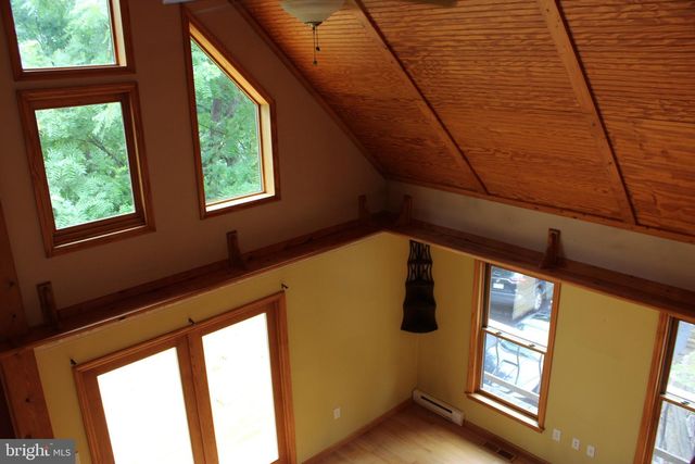 957 BUTLERS CHAPEL RD, Martinsburg, WV 25403