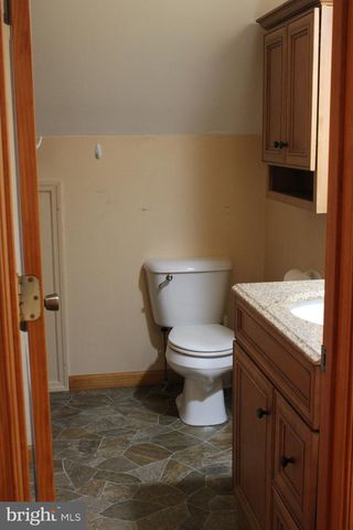 957 BUTLERS CHAPEL RD, Martinsburg, WV 25403