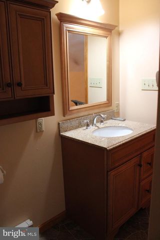 957 BUTLERS CHAPEL RD, Martinsburg, WV 25403