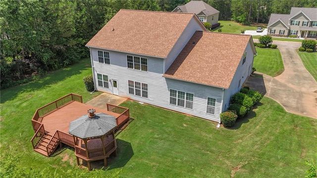 102 Plantation Ct, Lagrange, GA 30240