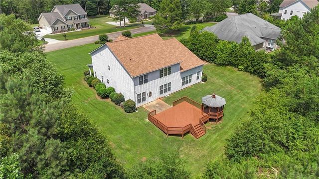 102 Plantation Ct, Lagrange, GA 30240
