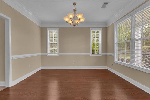 102 Plantation Ct, Lagrange, GA 30240