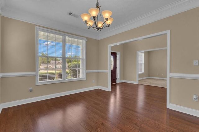 102 Plantation Ct, Lagrange, GA 30240