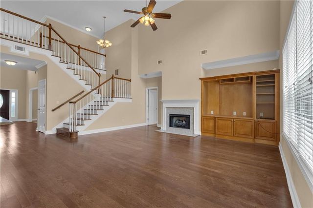 102 Plantation Ct, Lagrange, GA 30240