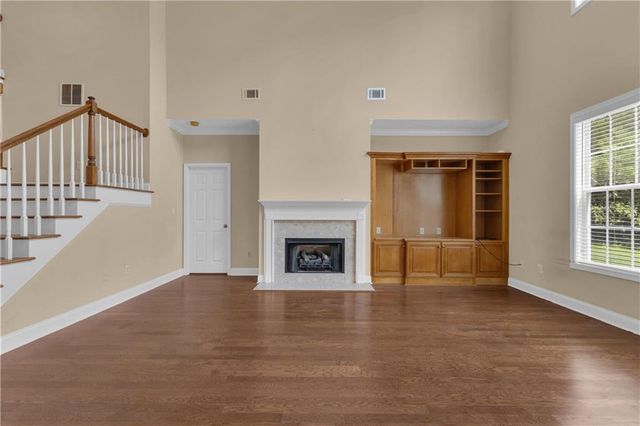 102 Plantation Ct, Lagrange, GA 30240