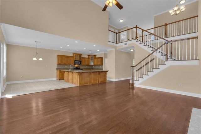 102 Plantation Ct, Lagrange, GA 30240