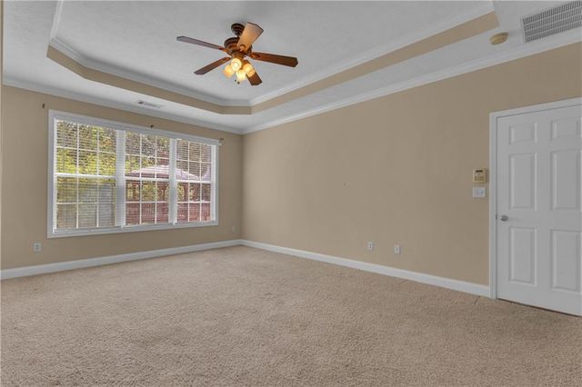 102 Plantation Ct, Lagrange, GA 30240