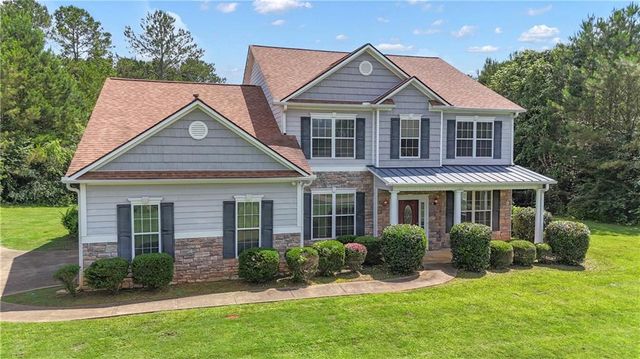 102 Plantation Ct, Lagrange, GA 30240