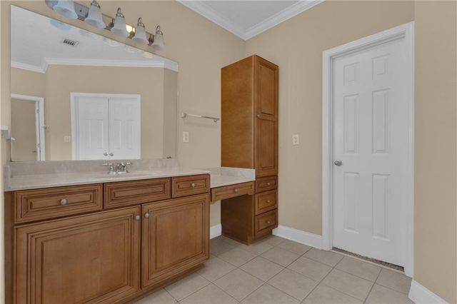 102 Plantation Ct, Lagrange, GA 30240