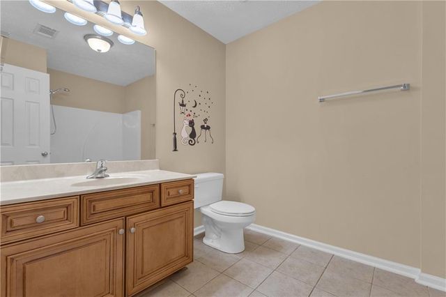 102 Plantation Ct, Lagrange, GA 30240