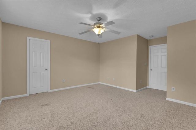 102 Plantation Ct, Lagrange, GA 30240