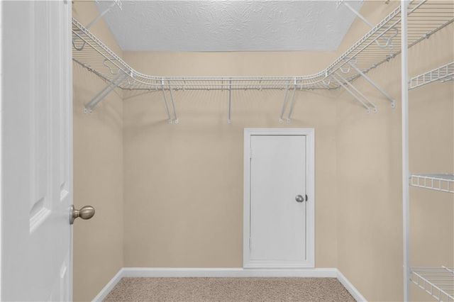 102 Plantation Ct, Lagrange, GA 30240