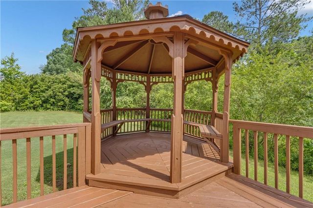 102 Plantation Ct, Lagrange, GA 30240