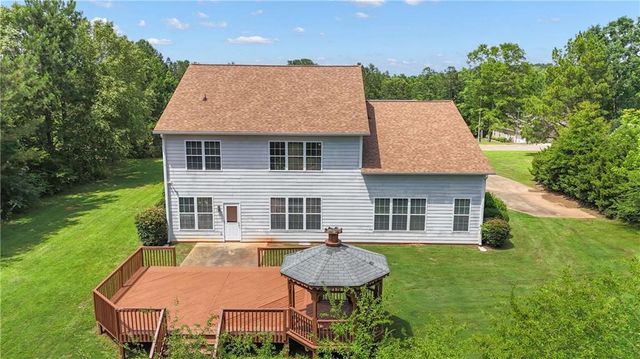 102 Plantation Ct, Lagrange, GA 30240