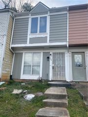 404 Prince Of Wales, Stone Mountain, GA 30083