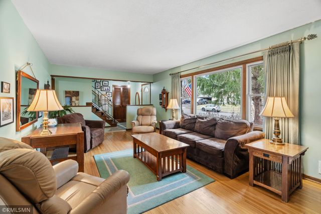 2245 Maple Lane E, Maplewood, MN 55109