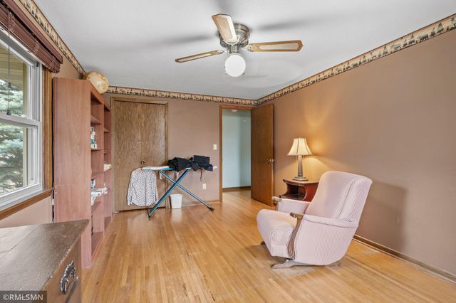 2245 Maple Lane E, Maplewood, MN 55109