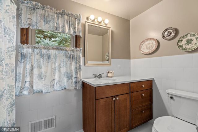 2245 Maple Lane E, Maplewood, MN 55109