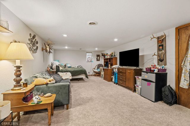 2245 Maple Lane E, Maplewood, MN 55109