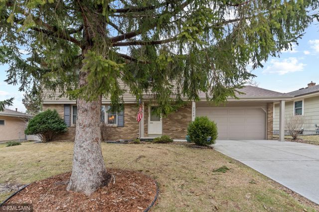 2245 Maple Lane E, Maplewood, MN 55109