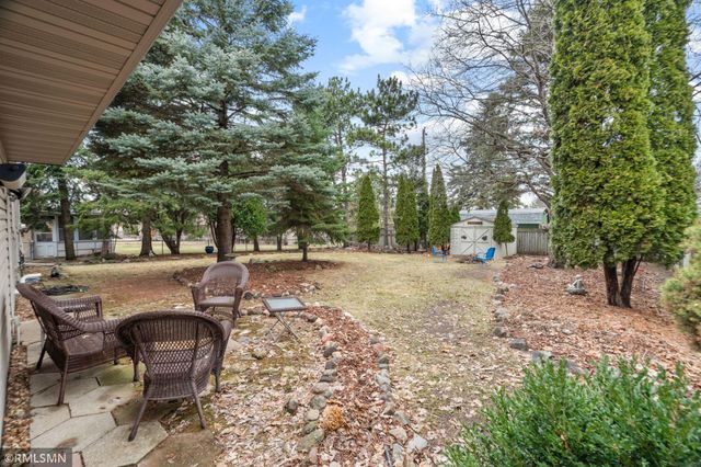 2245 Maple Lane E, Maplewood, MN 55109