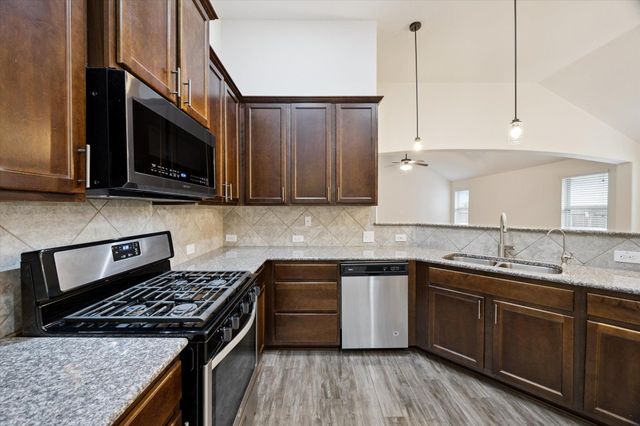 347 Noddy RD, Buda, TX 78610