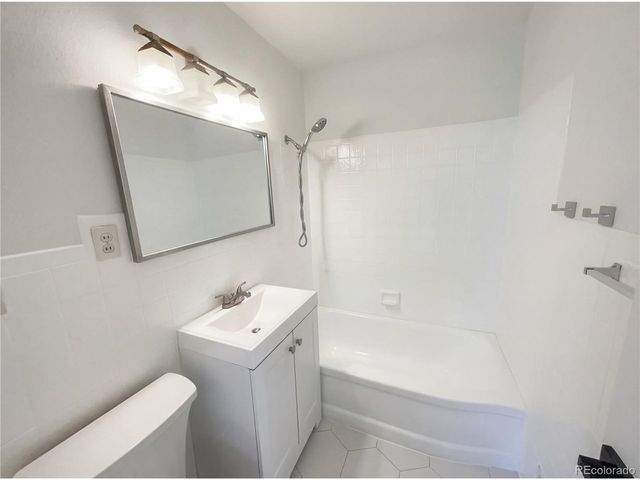 3395 W Saratoga Ave, Englewood, CO 80110