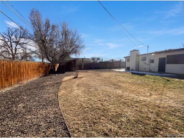 3395 W Saratoga Ave, Englewood, CO 80110