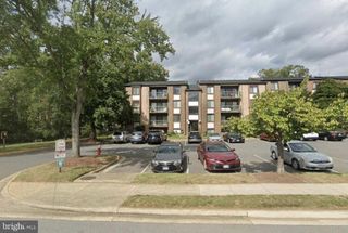 9733 KINGS CROWN CT #201, Fairfax, VA 22031