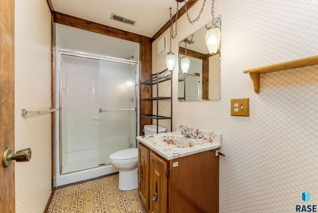 5813 W Pebble Creek Rd Road, Sioux Falls, SD 57106